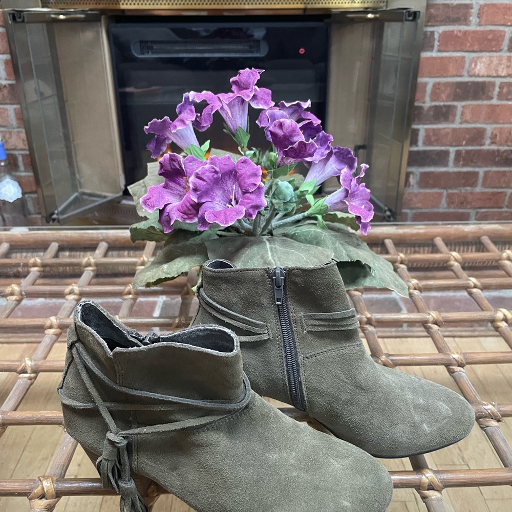 Chelsea Crew Olive Heeled Boots